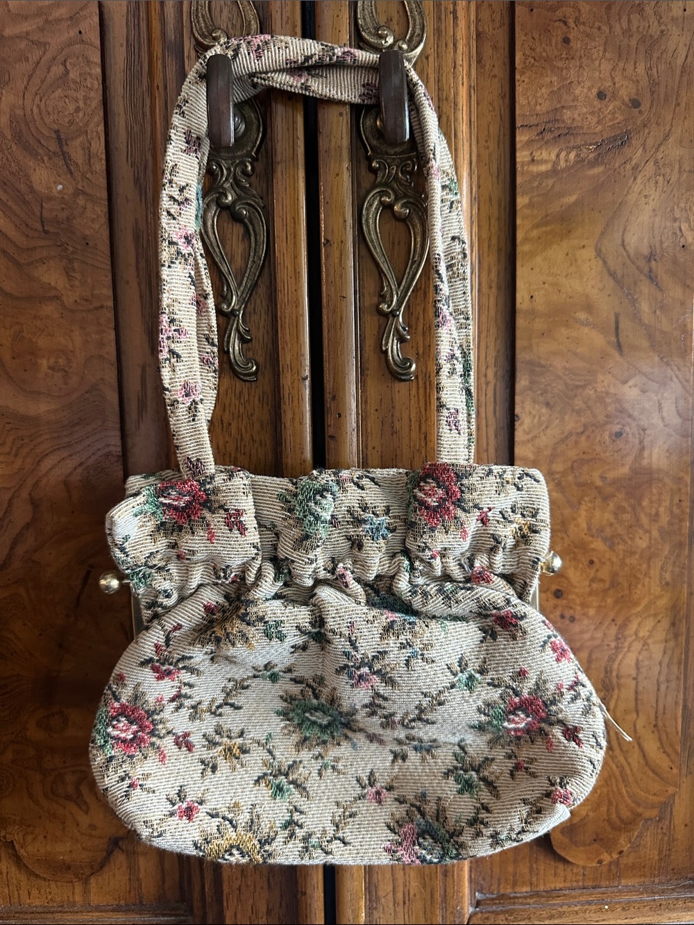 Vintage Floral Tapestry Frame Handbag | Cottagecore Kiss-Lock Clasp Purse